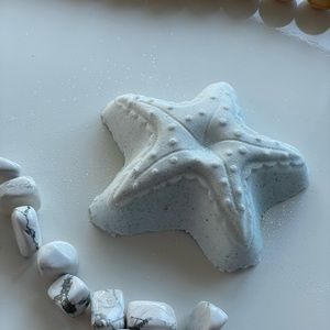 Bath Bomb with Howlite Crystal